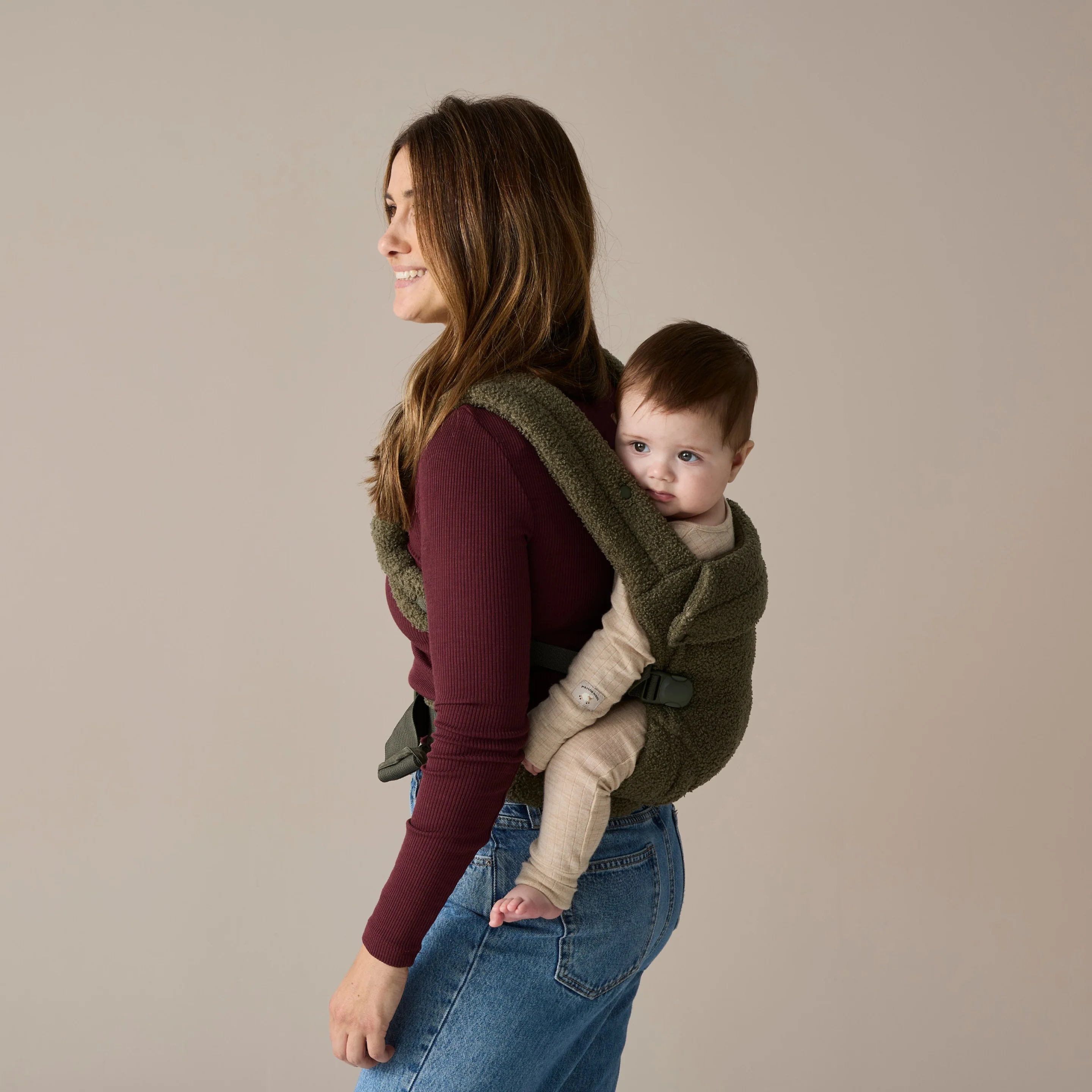 Boba Auri Baby Carrier in Olive Teddy Fleece - Image 9