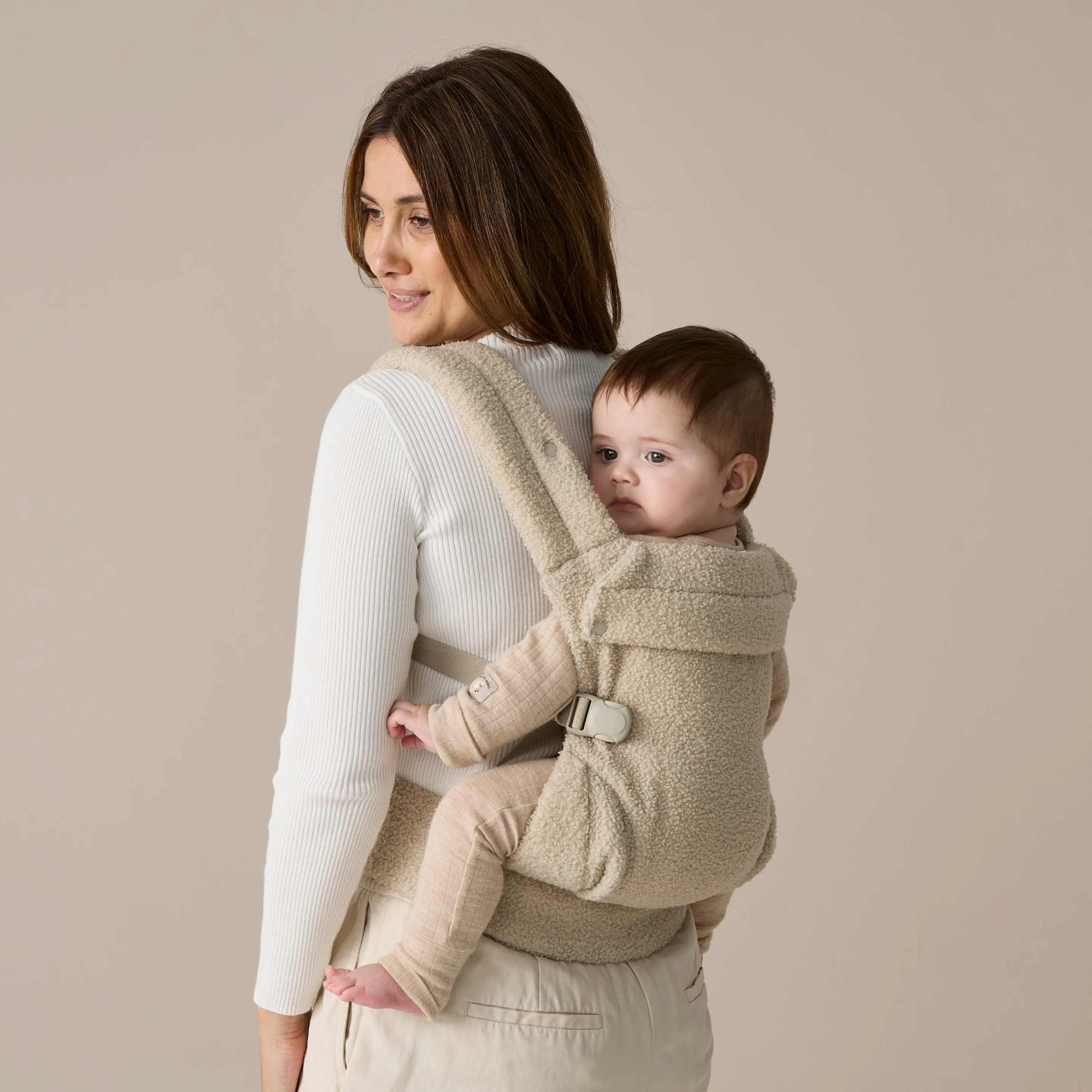 Boba Auri Baby Carrier in Taupe Teddy Fleece - Image 7