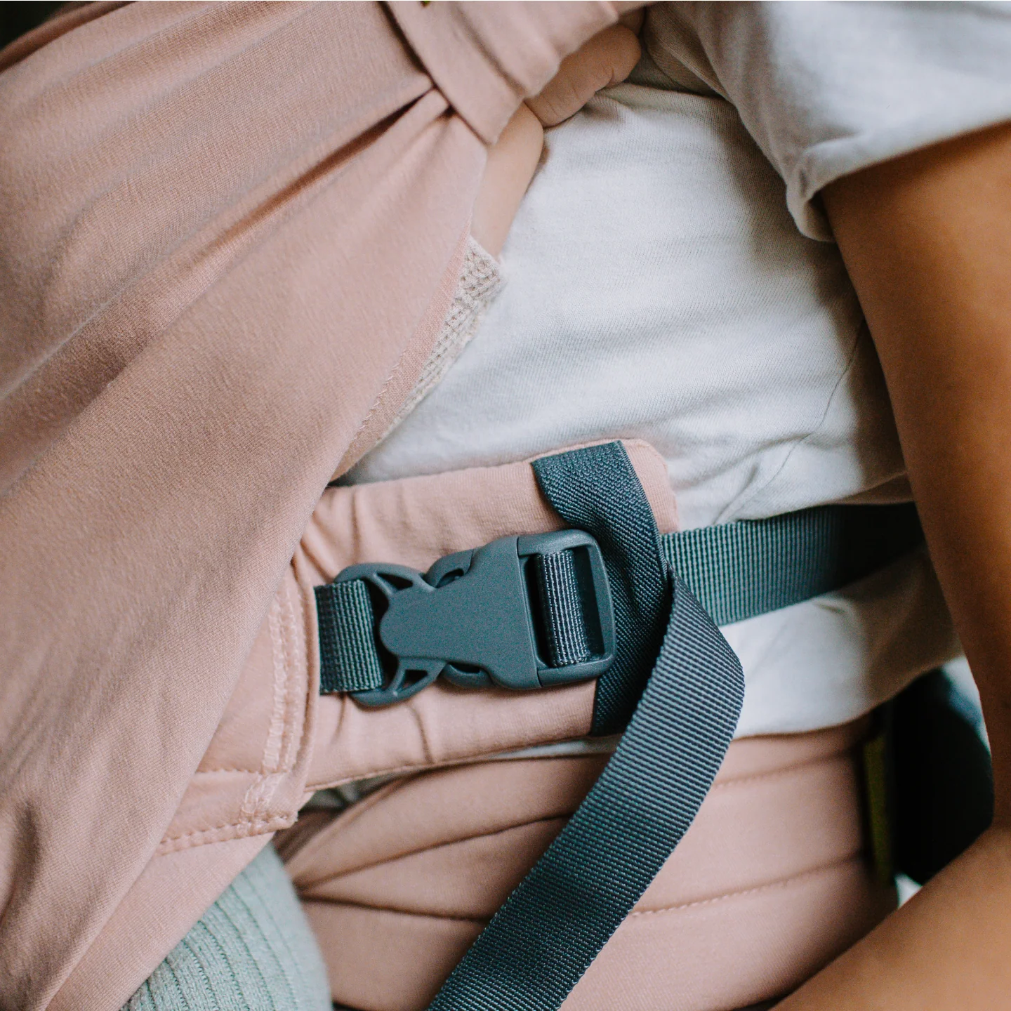 Boba Bliss Adjustable Carrier in Bloom Pink - Image 10