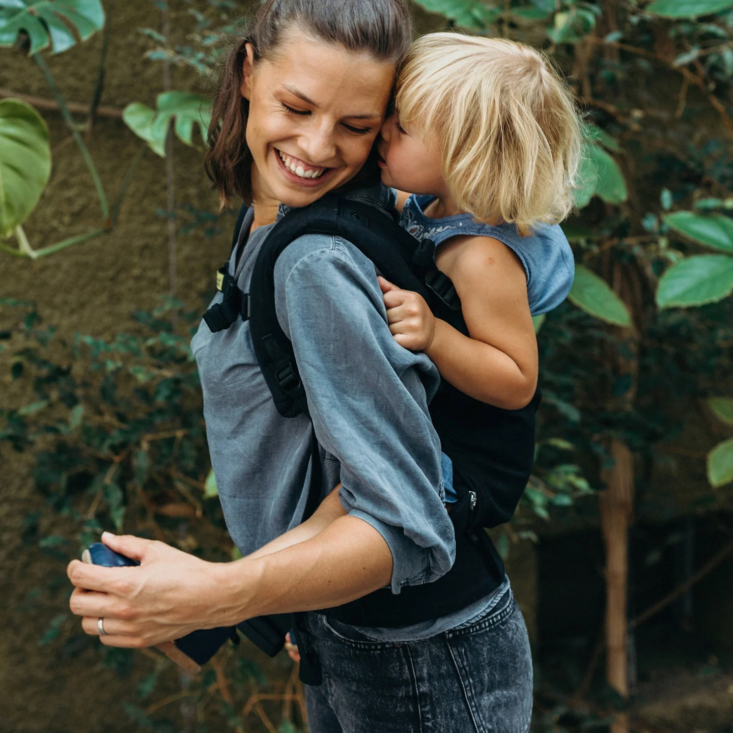 Boba X Adjustable Carrier in Black - Image 9