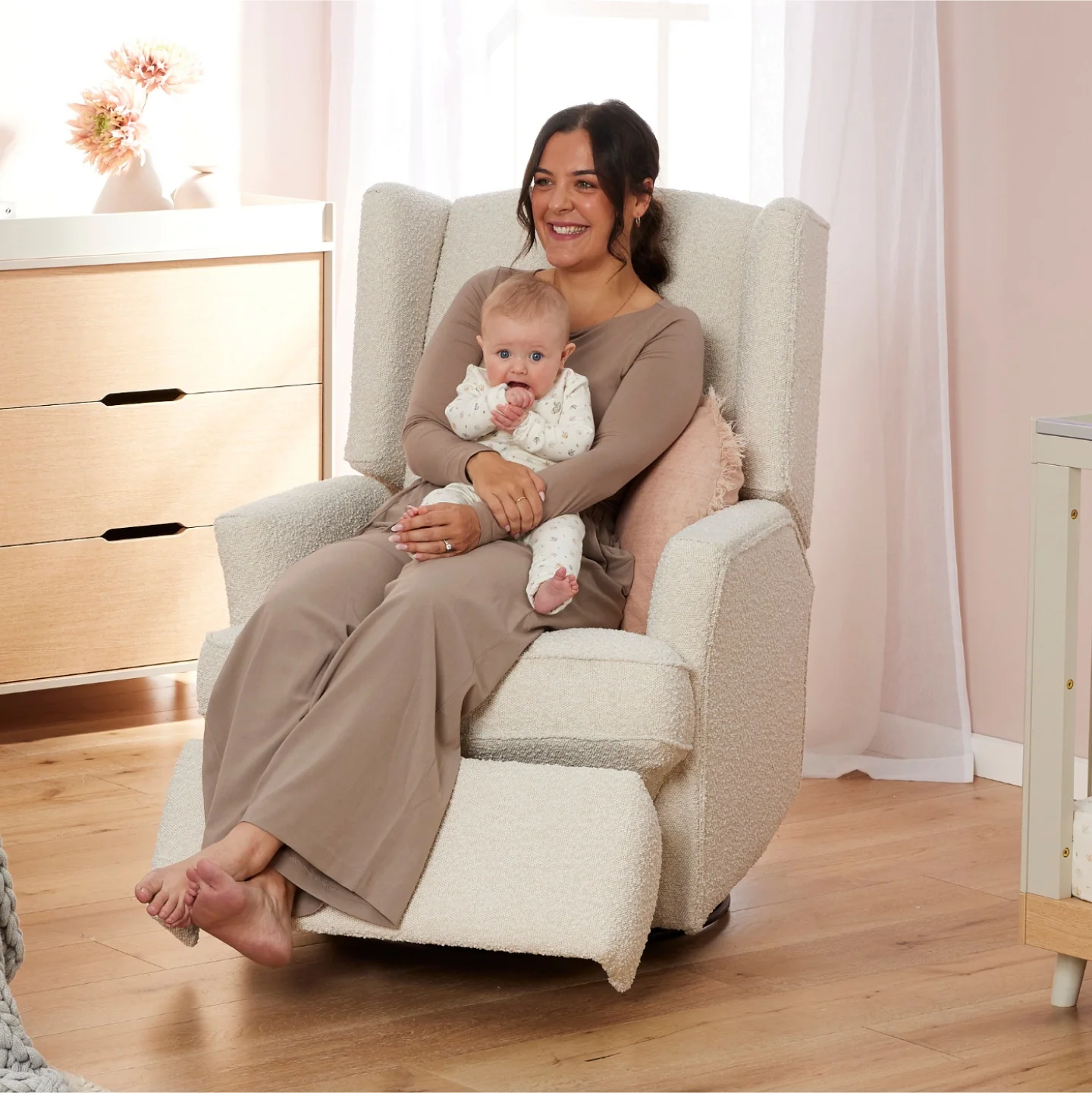 Chelsea Electric Recliner Glider Chair with USB in Vanilla Bouclé - Image 6
