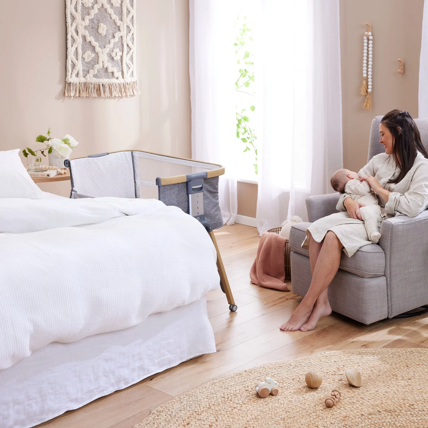CoZee Breeze Plus Co-sleeping Bassinet with Rocking Legs in Oak Charcoal - Image 4