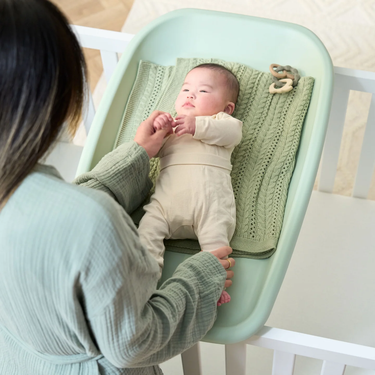 Cushi Baby Changing Mat in Leaf - Image 6