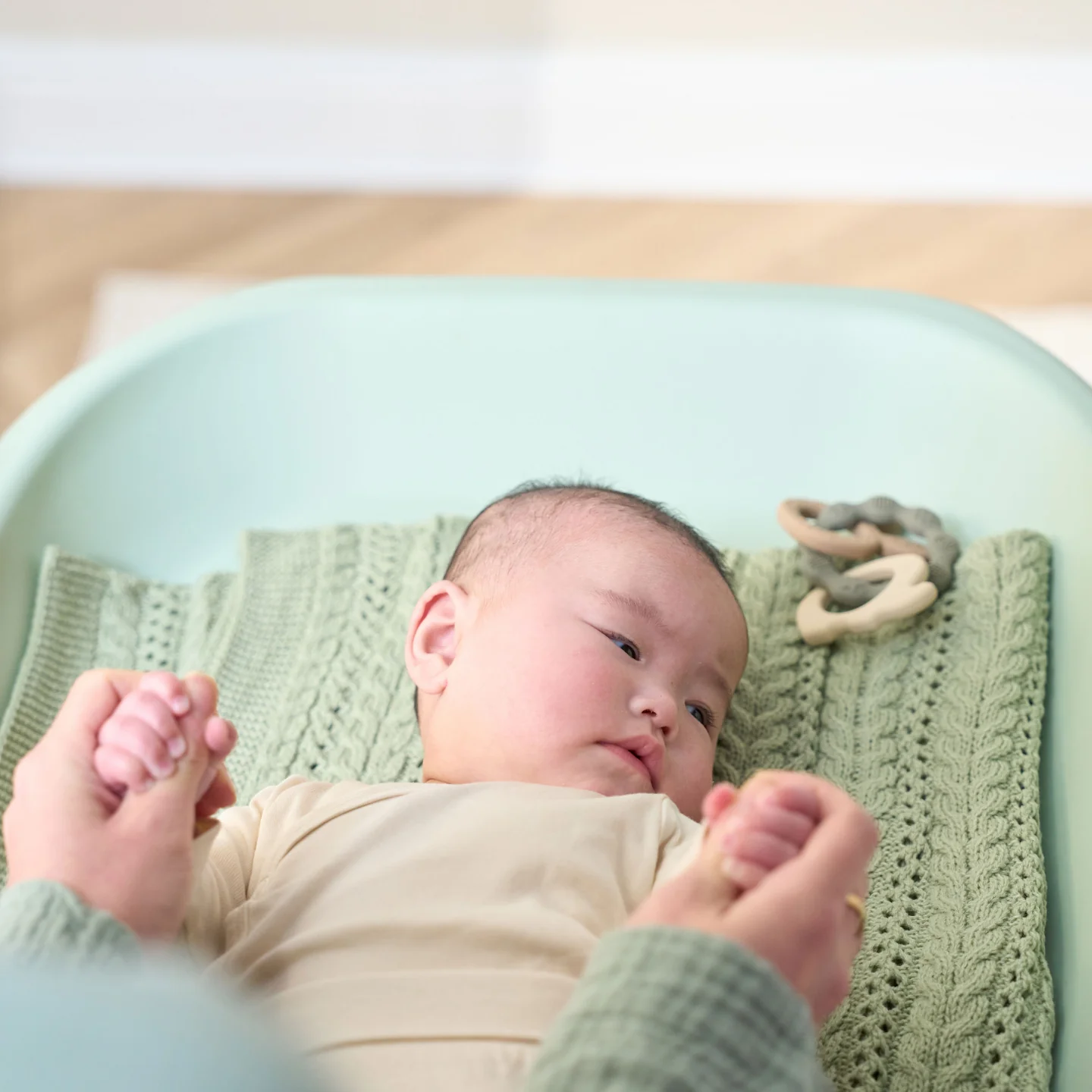Cushi Baby Changing Mat in Leaf - Image 9