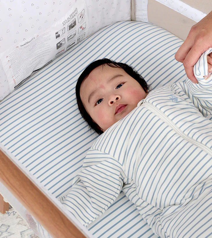 Fitted Bassinet Sheet in Blue Stripe - Image 4