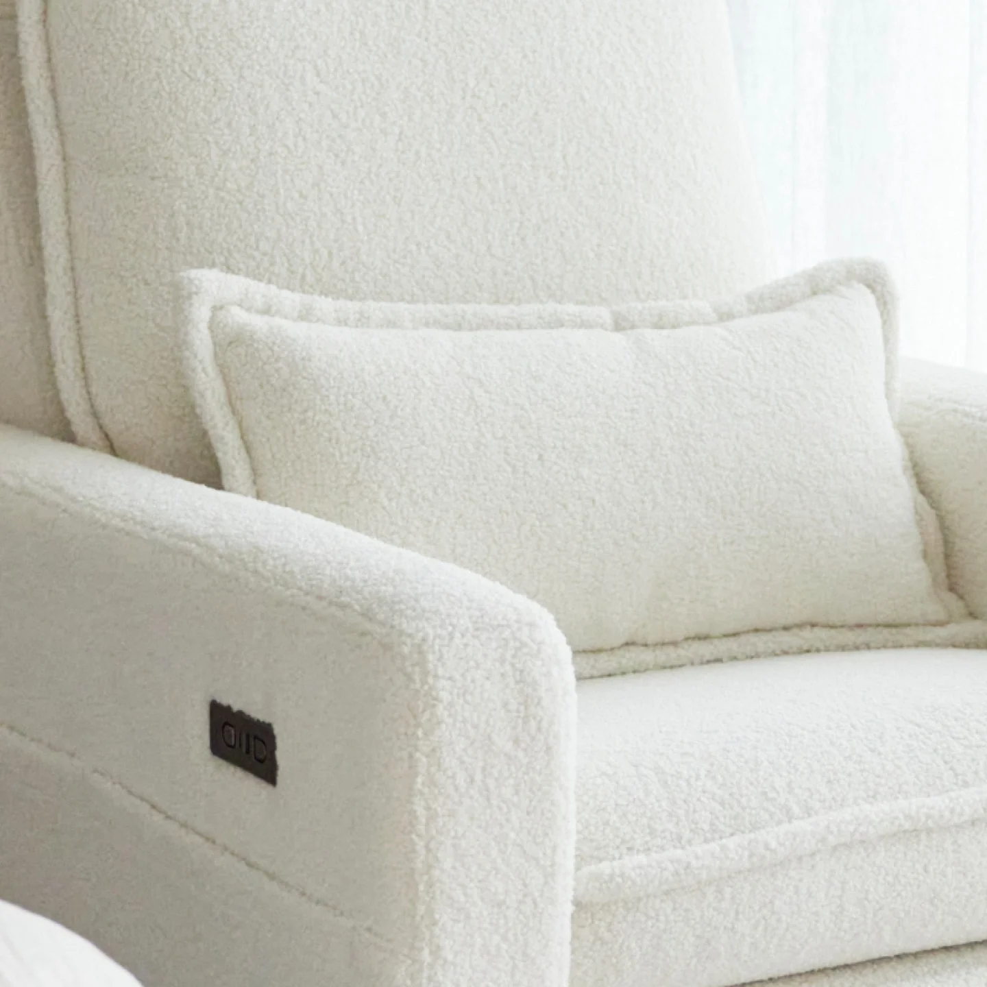 Frankie Electric Recliner Glider Nursery Chair in Coconut Teddy - Image 13
