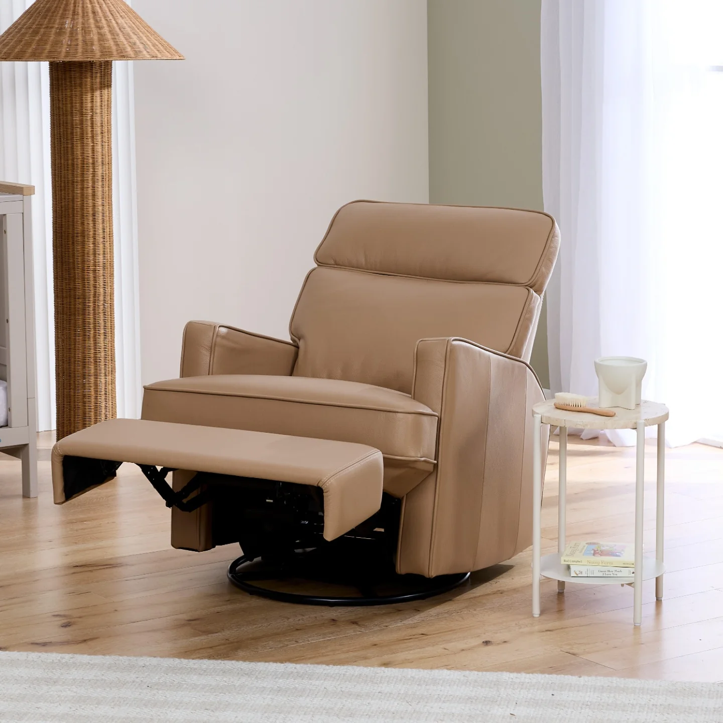 Leo Electric Recliner Glider Chair with USB in Palomino Leather - Image 7