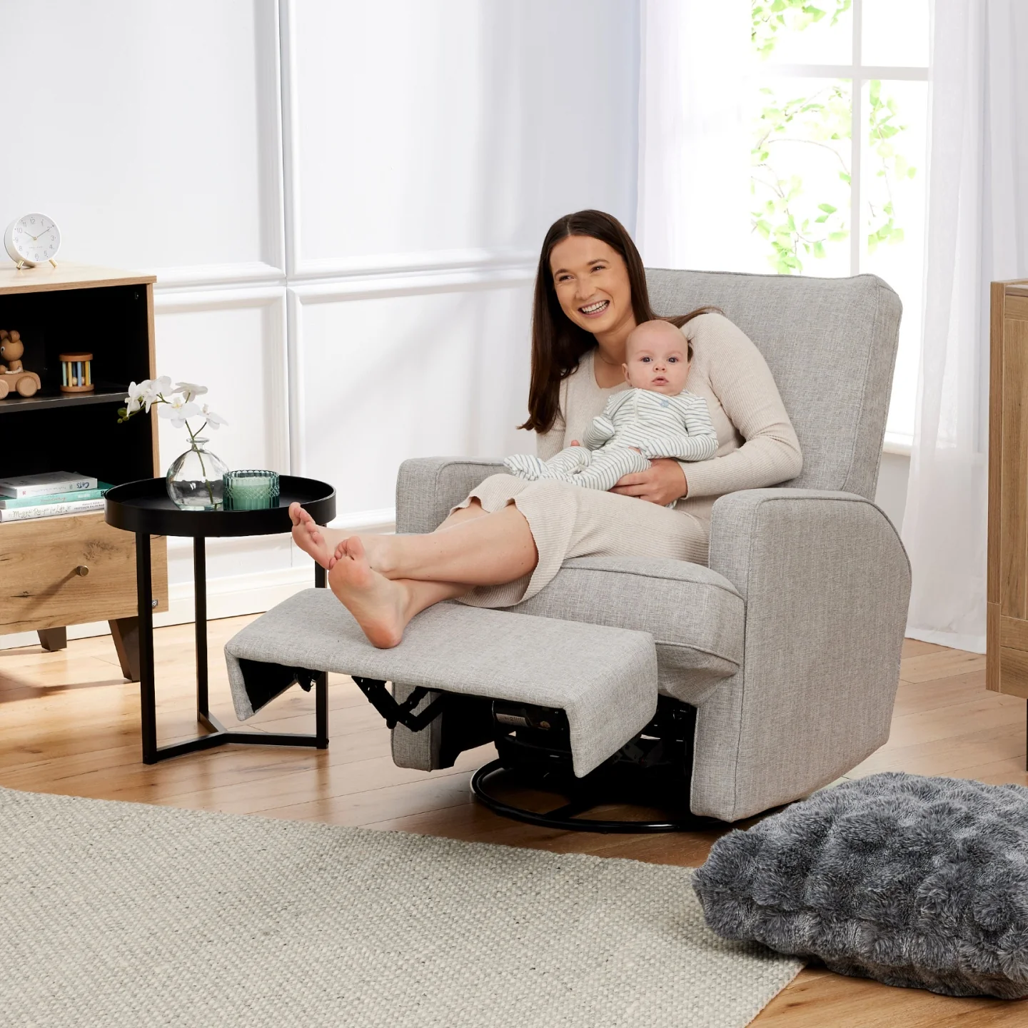 Quinn Electric Recliner Glider Chair with USB in Pure Grey - Image 4