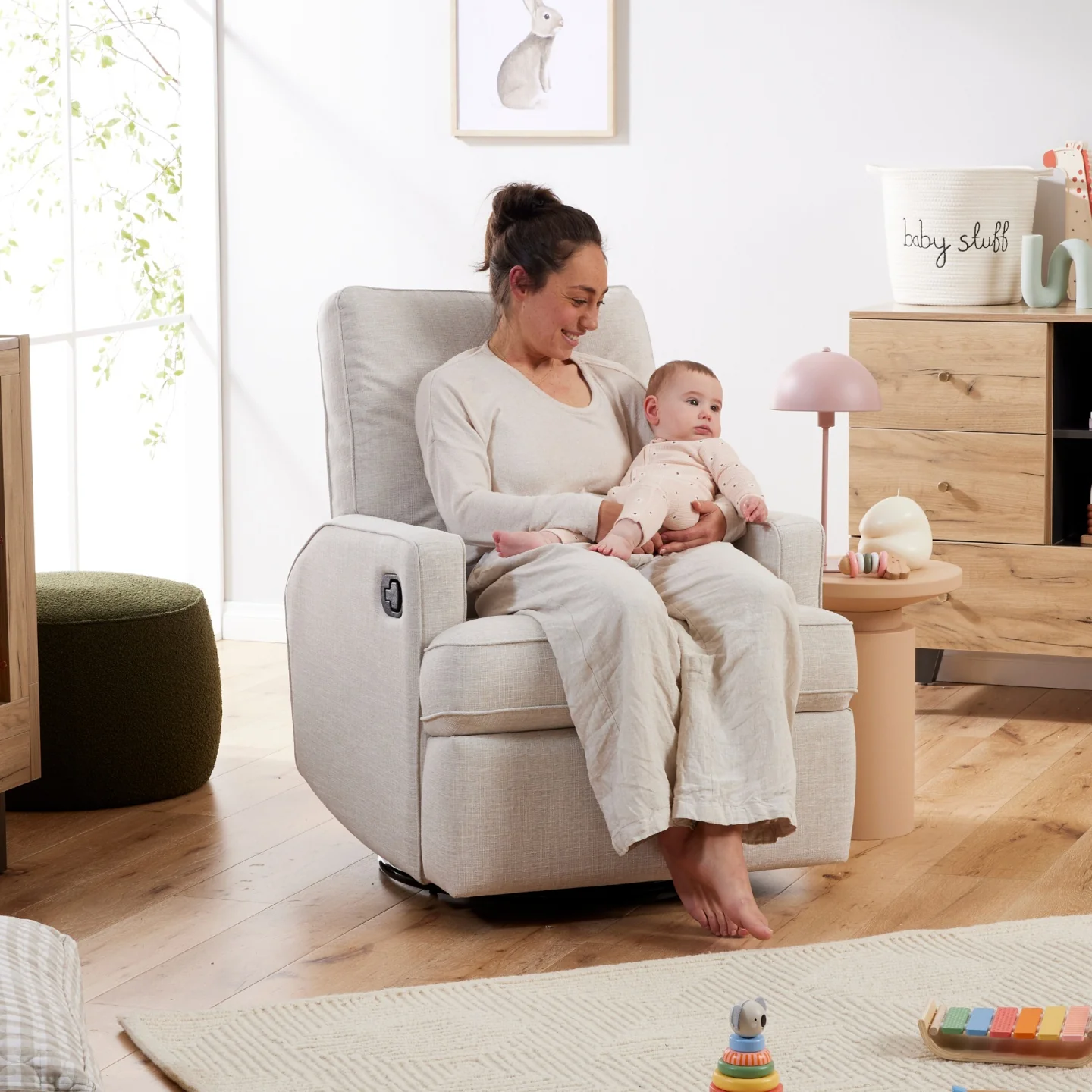 Quinn Recliner Glider Nursery Chair in Eggshell - Image 4