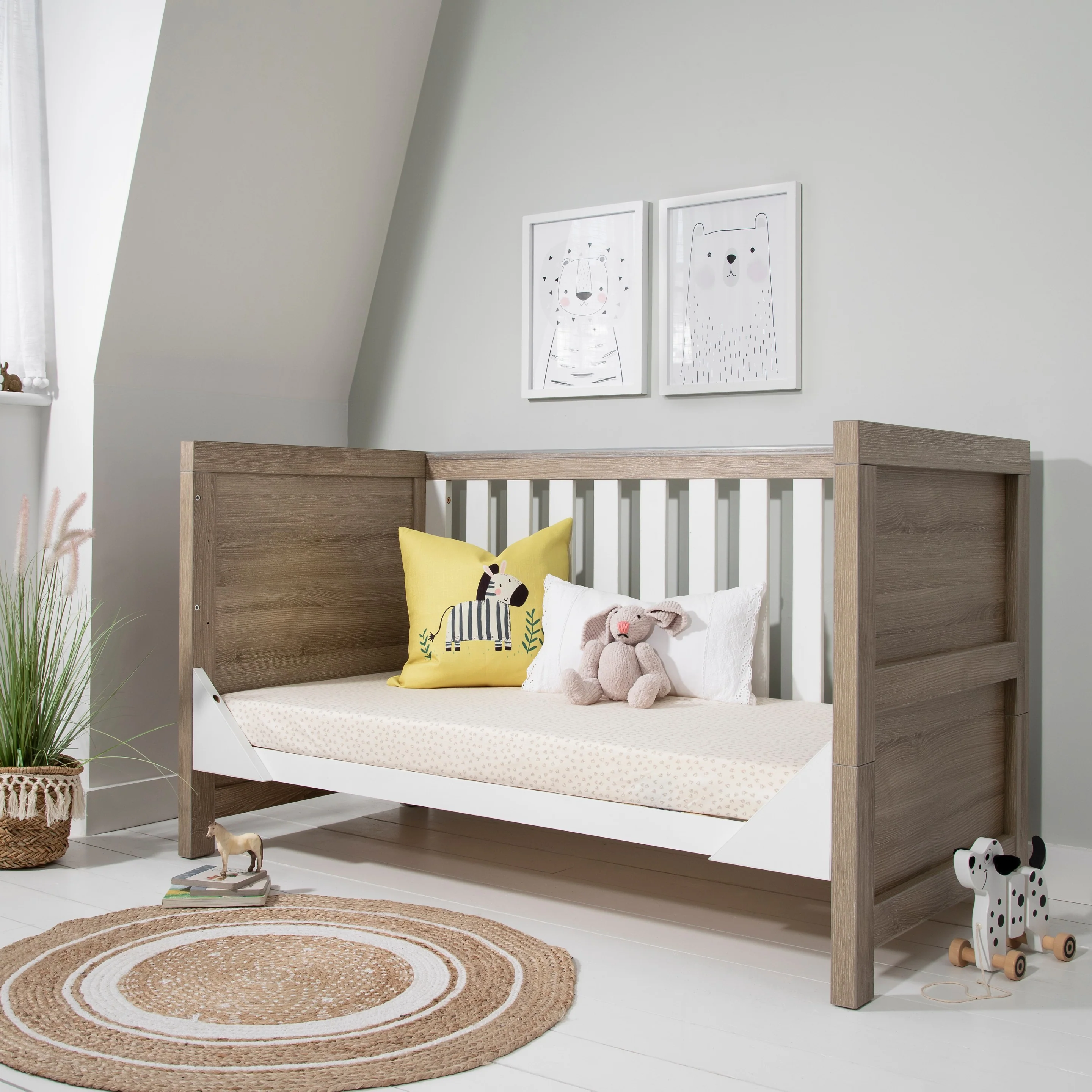 Tutti Bambini Modena 3 in 1 Cot bed in White/Oak - Image 8